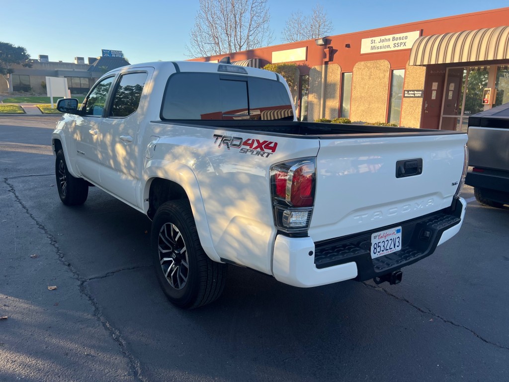 2023 Toyota Tacoma TRD Sport photo 4