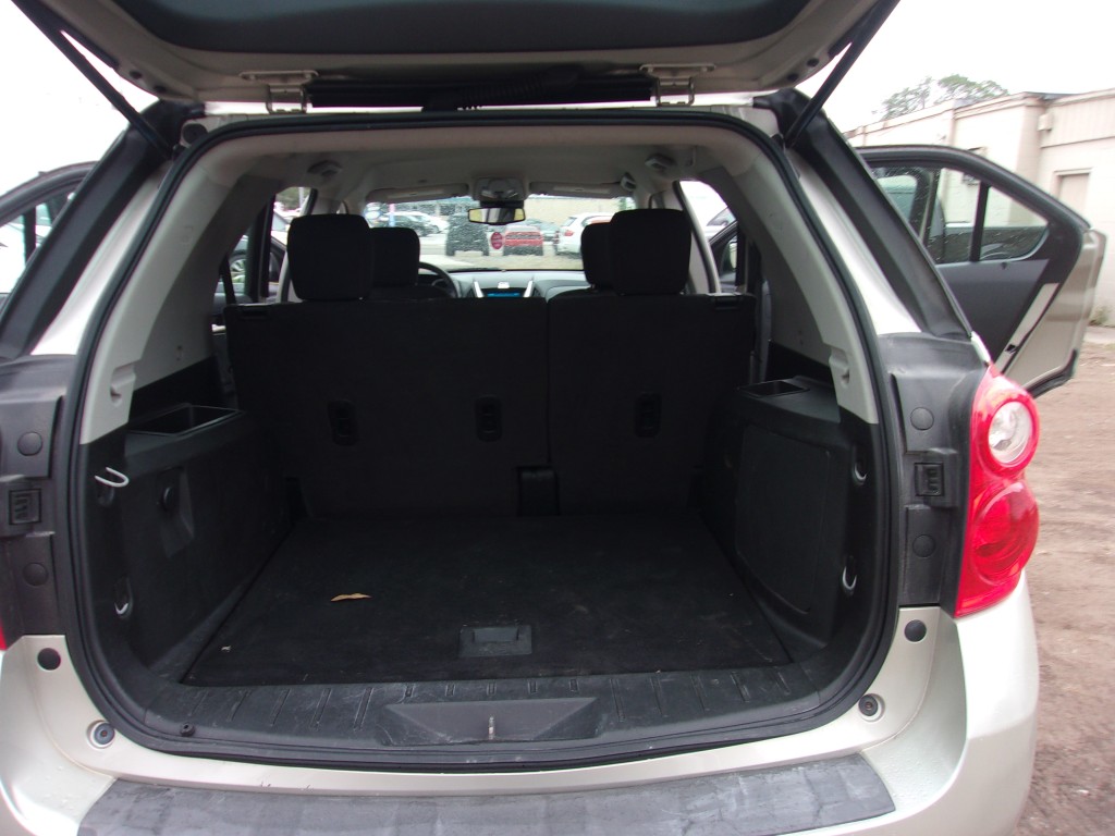 2014 Chevrolet Equinox LS photo 14