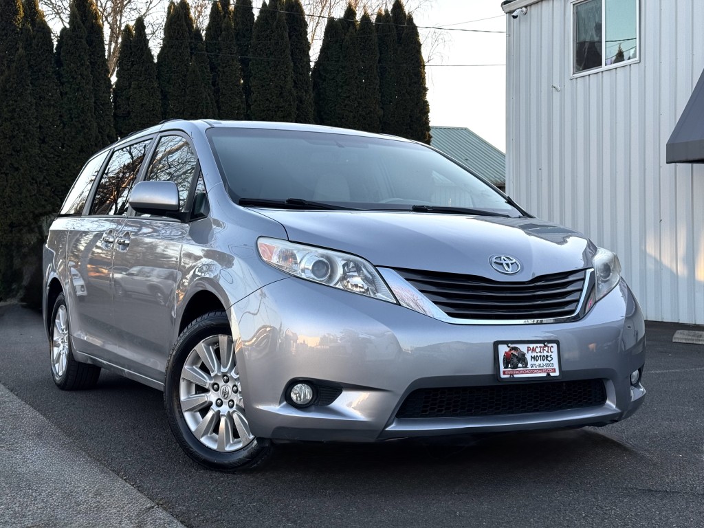 2012 Toyota Sienna